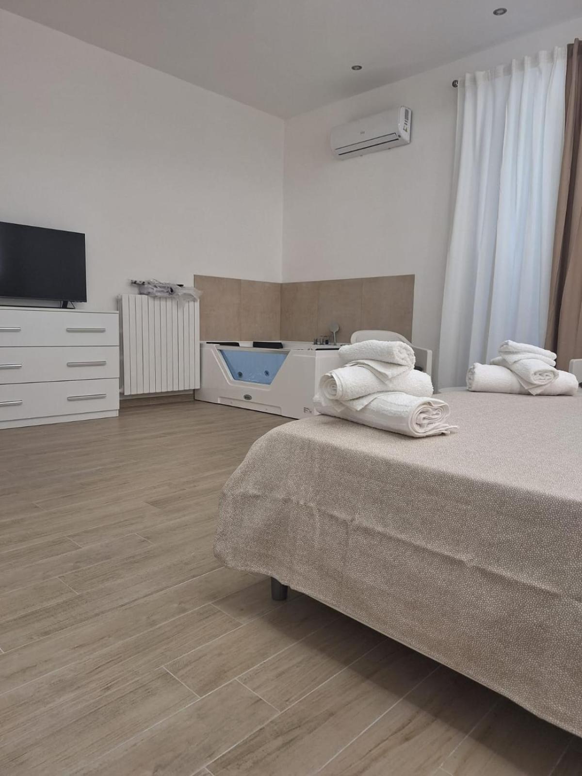 Bed E Suite Domar Brindisi Exterior foto